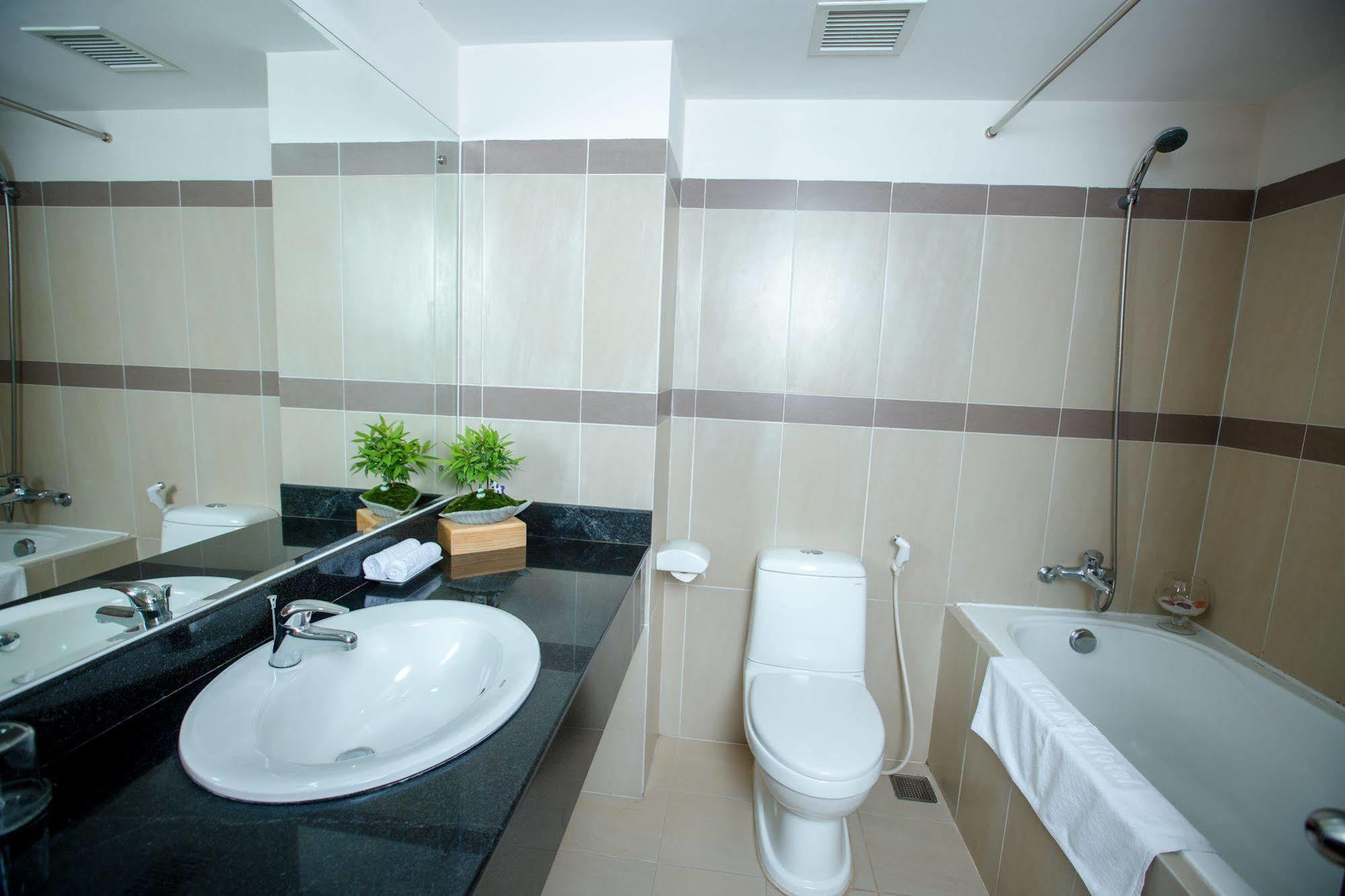Vien Dong Hotel Nha Trang Exterior photo